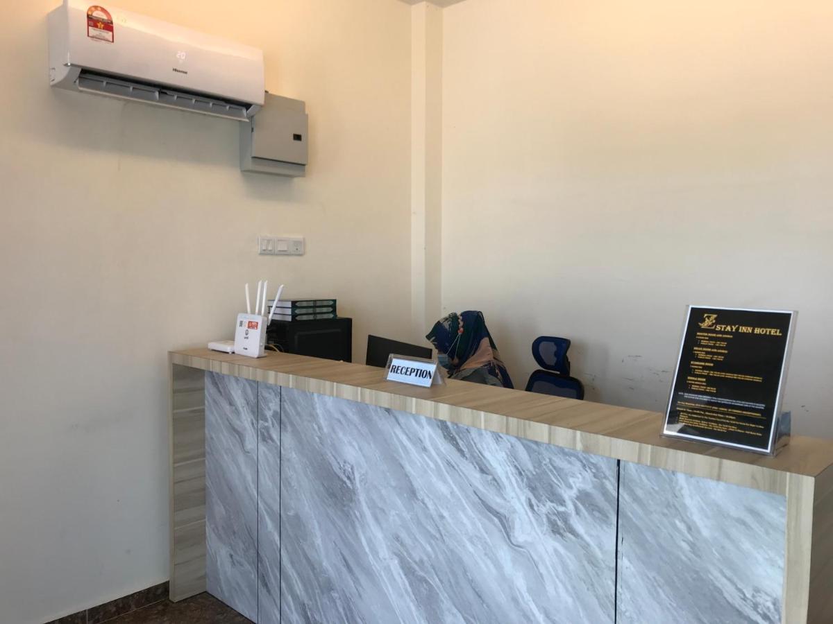 Oyo 90506 Z Stay Inn Hotel Simpang Renggam Exterior photo
