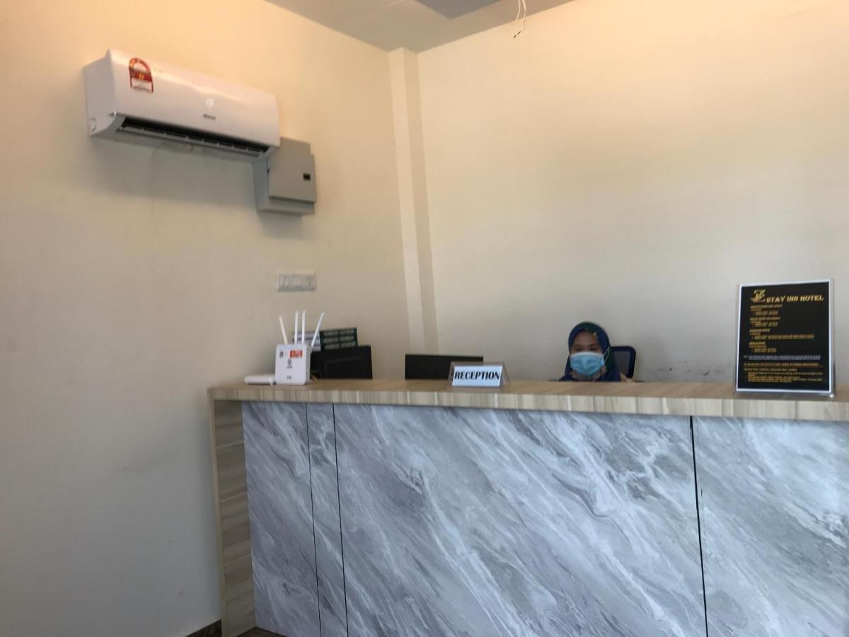Oyo 90506 Z Stay Inn Hotel Simpang Renggam Exterior photo
