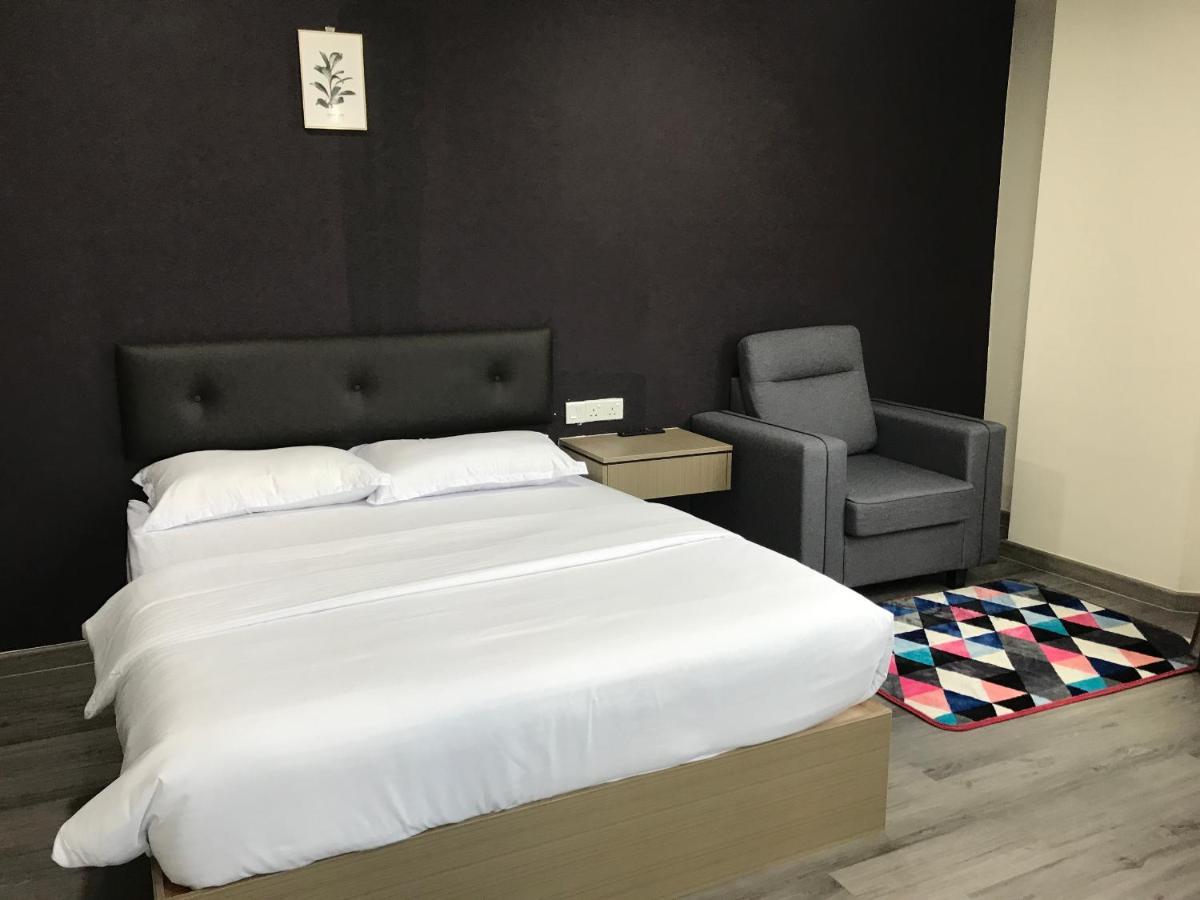 Oyo 90506 Z Stay Inn Hotel Simpang Renggam Exterior photo