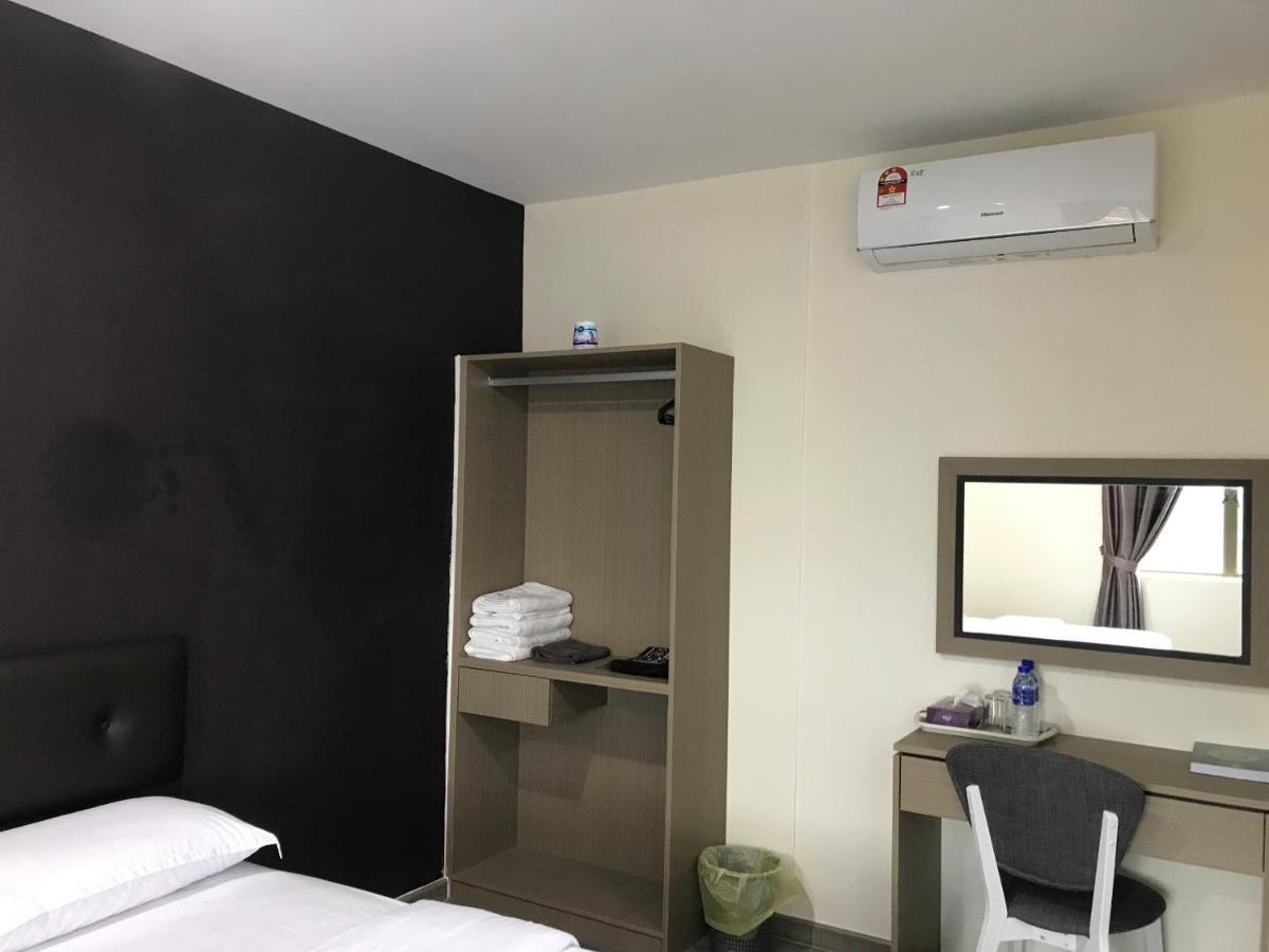 Oyo 90506 Z Stay Inn Hotel Simpang Renggam Exterior photo