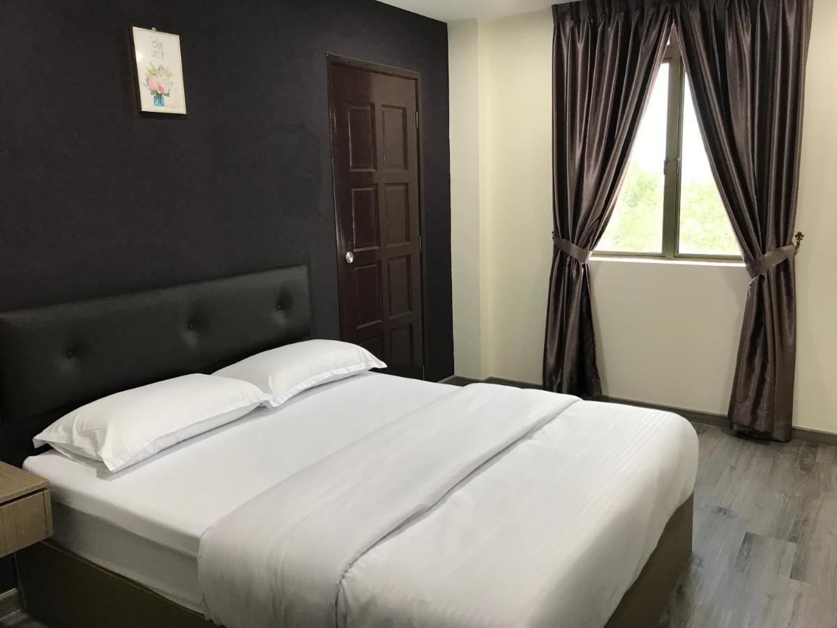 Oyo 90506 Z Stay Inn Hotel Simpang Renggam Exterior photo