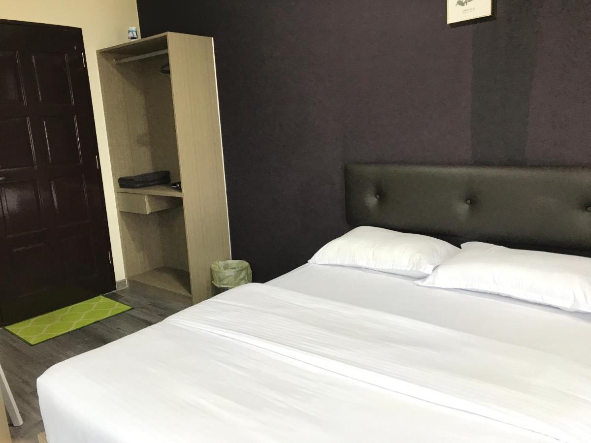 Oyo 90506 Z Stay Inn Hotel Simpang Renggam Exterior photo